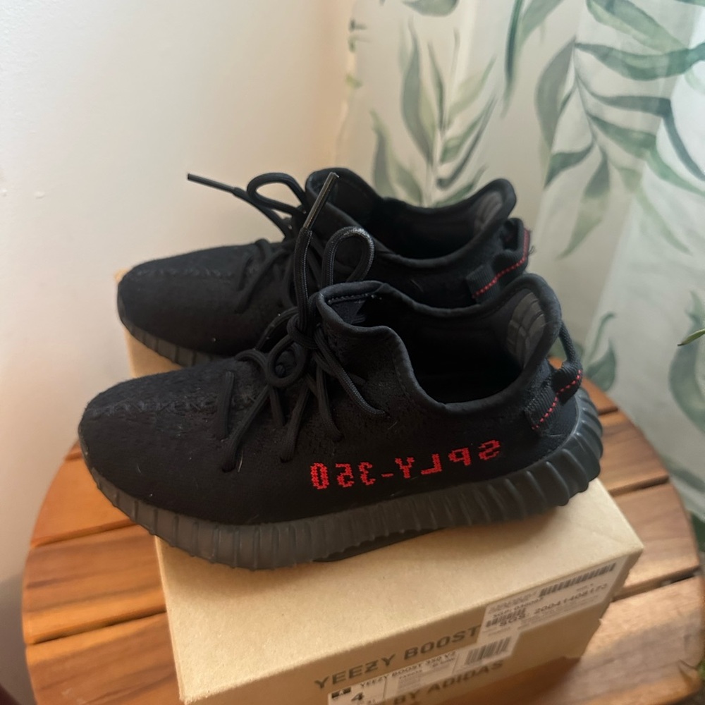 Yeezy  Boost350
